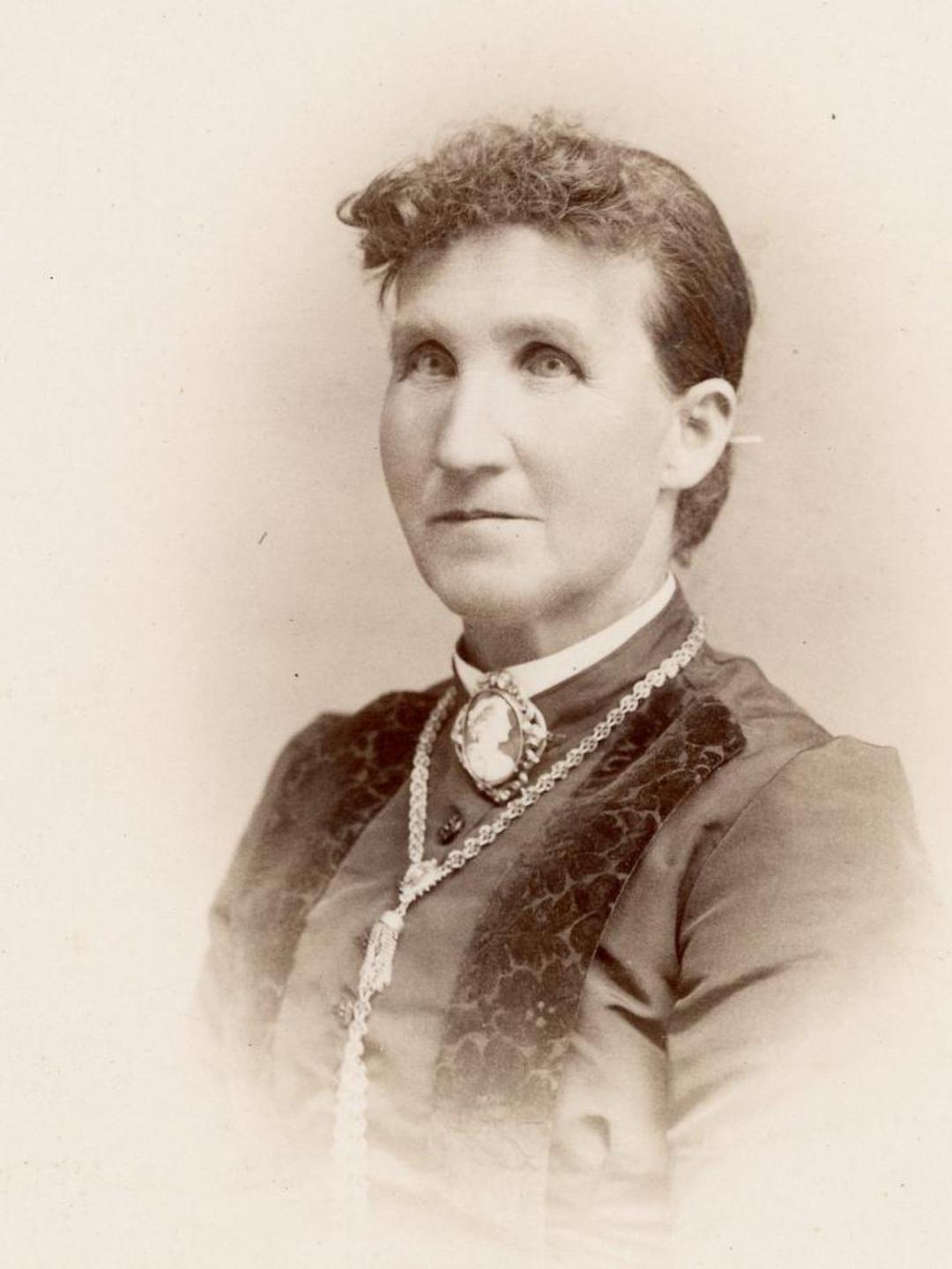 Julia Smith (1842 - 1919) Profile